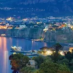B&B Sorrento Central Hotel 3*