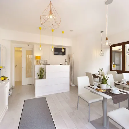 B&B Sorrento Central Готель Сорренто
