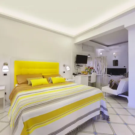 Готель B&B Sorrento Central Сорренто